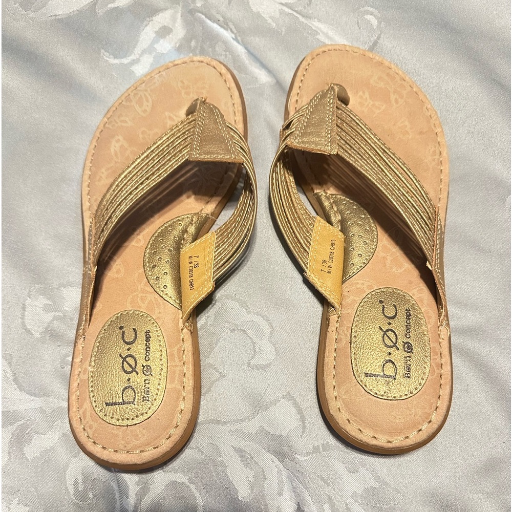 Women’s flat flip flop